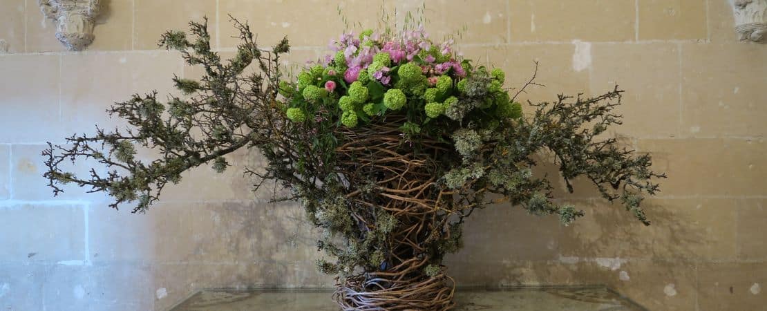 Pot de fleurs posé dans le château de Chenonceau