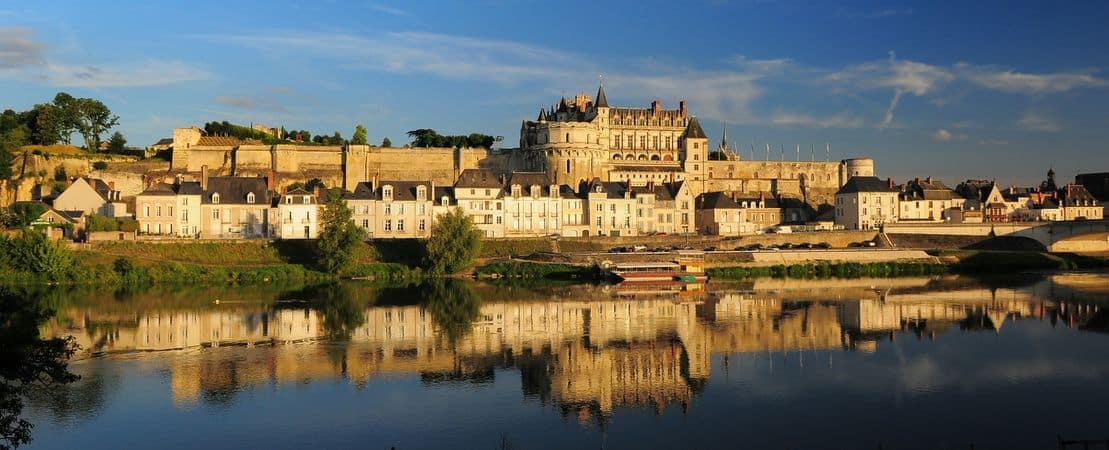 Vue depuis la Loire sur le château