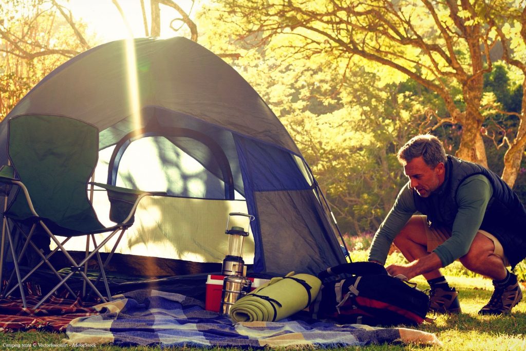 Tente dans un camping