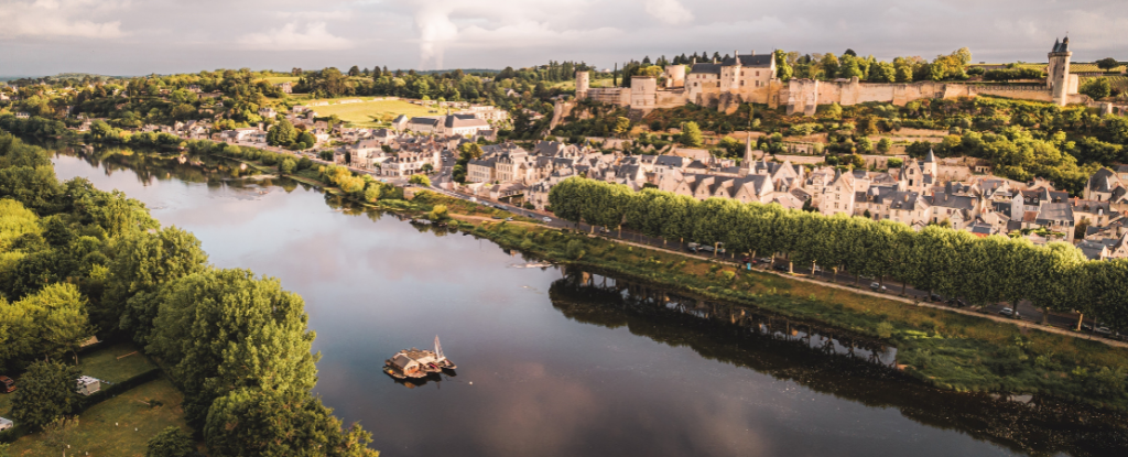 Vue drone de Chinon