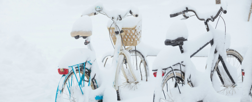 vélos sous la neige